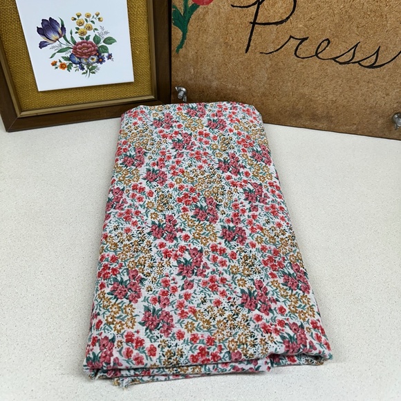 Vintage Fabric Material Textiles Floral Pink Green Brown 60 x 108 Inches - Picture 1 of 5
